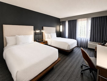 Room, 2 Double Beds (Mobility/Hearing Access, Roll-In Shwr)