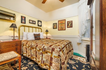 Standard Room, 1 Double Bed, Shared Bathroom