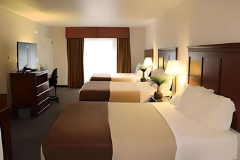 Standard Room, Non Smoking (3 Queen Beds)