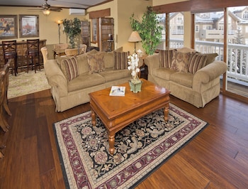 Condo, 2 Bedrooms (Plus Den or Loft)