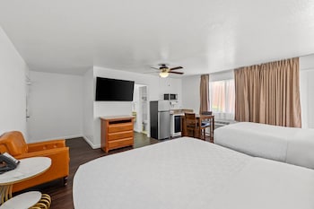 Standard Room, 2 Queen Beds, Non Smoking