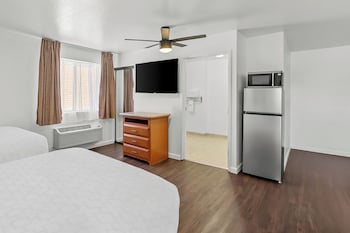 Standard Room, 2 Double Beds, Non Smoking