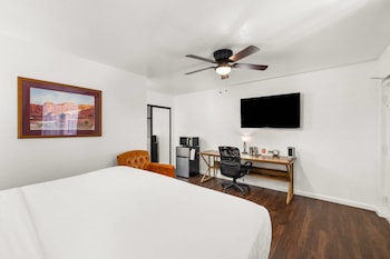 Standard Room, 1 King Bed, Non Smoking
