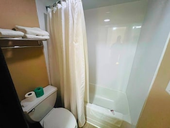 King Bed Non-Smoking with Jetted Tub