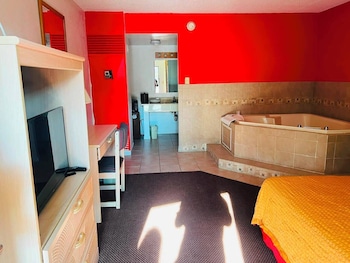 King Bed Non-Smoking with Jetted Tub