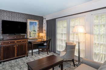 Suite (Governor Calvert)