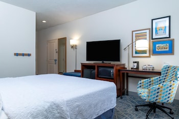 Room, 1 King Bed, Accessible, Microwave
