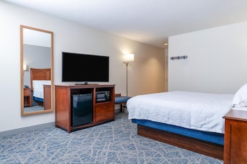 Room, 1 King Bed, Microwave (Study)