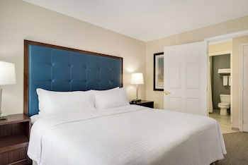 Suite, 1 King Bed, Accessible, Bathtub