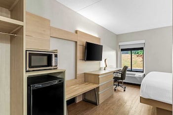Suite, 1 Queen Bed, Non Smoking