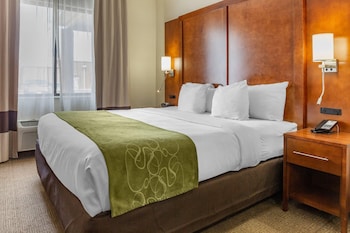 Suite, 1 King Bed, Non Smoking