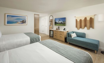 Room, 2 Queen Beds, Golf View