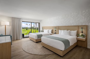 Room, 2 Queen Beds, Golf View