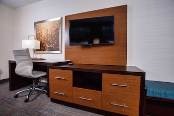 Room, 1 King Bed, Accessible (Hearing)