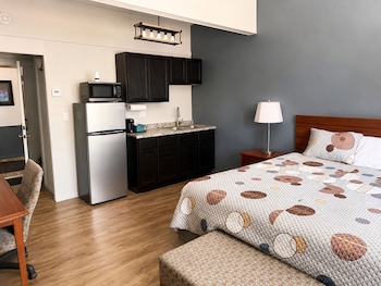 Standard Room, 1 King Bed, Non Smoking