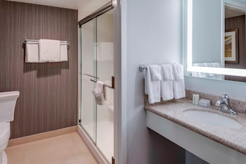 Room, 1 King Bed, Hearing Accessible, Balcony (Roll-in Shower & Transfer Shower)