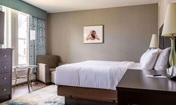 Traditional Suite, 1 King Bed