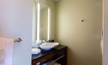 Traditional Suite, 1 King Bed