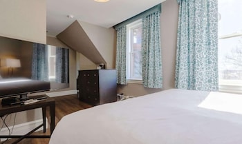 Traditional Suite, 1 Queen Bed
