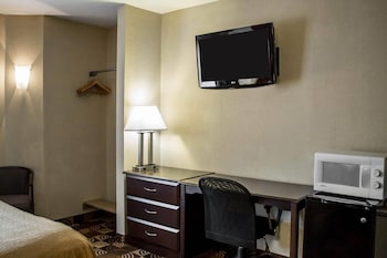 Standard Room, 1 Queen Bed, Non Smoking