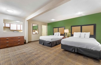 Standard Studio, 2 Queen Beds, Non Smoking
