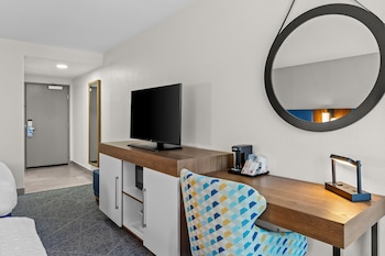 Room, 2 Queen Beds, Microwave
