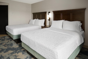 Standard Room, 2 Queen Beds, Microwave