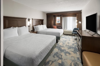 Standard Room, 2 Queen Beds, Microwave