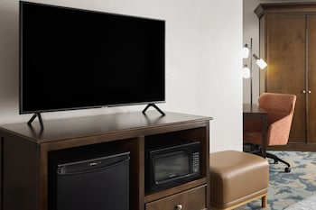 Room, 1 King Bed, Microwave