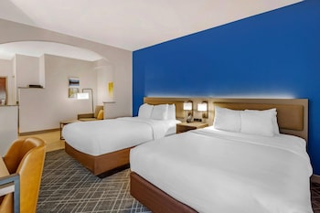 Suite, 2 Double Beds, Non Smoking
