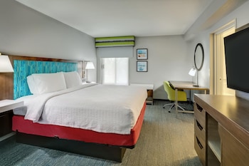 Suite, 1 King Bed, Mobility Accessible, Microwave
