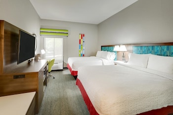 Room, 2 Queen Beds, Microwave