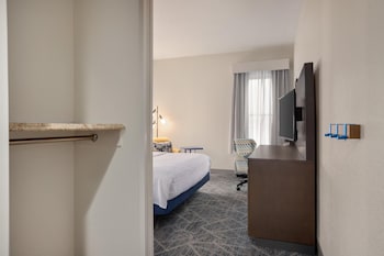 Room, 1 Double Bed, Mobility Accessible, Microwave (Roll-In Shower)