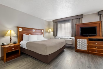 Suite, 1 King Bed, Non Smoking, Hot Tub