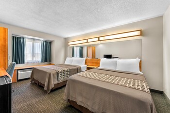 Basic Room, 2 Queen Beds, Smoking