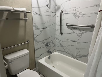 Deluxe Room, 2 Queen Beds, Accessible, Non Smoking