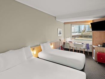 Superior Room, 1 Queen Bed, City Skyline