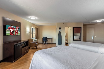 Deluxe Room, 2 Queen Beds (Smoke Free)