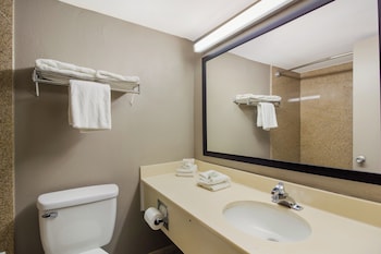 Deluxe Room, 2 Queen Beds, Non Smoking