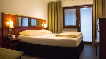 Classic Room, 1 Queen Bed, Balcony