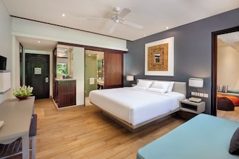 Deluxe Room, 1 King Bed (Garden Wing Separated from the Beach by the Road)