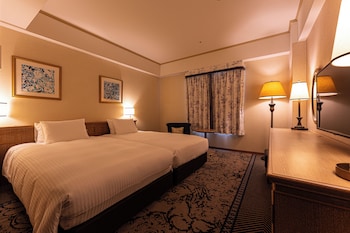 Twin Room (Symphony)