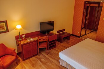 Deluxe Double or Twin Room, Balcony