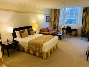 Deluxe Hotel Room