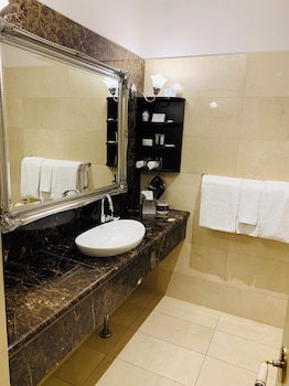 Deluxe Hotel Room