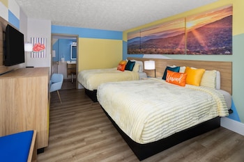Room, 2 Queen Beds, Accessible, Bathtub
