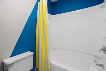 Deluxe Room, 1 King Bed, Non Smoking