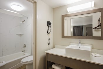 Superior Room, 1 King Bed, Ground Floor (Smoke Free)