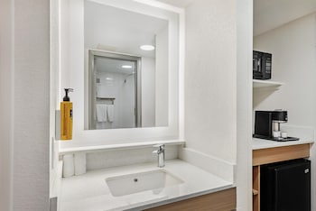 Suite, 1 King Bed, Non Smoking, Refrigerator & Microwave (with Sofabed)