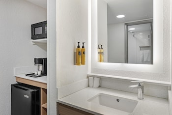 Standard Room, 1 King Bed, Non Smoking, Refrigerator & Microwave (with Single Sofabed;Larger Room)